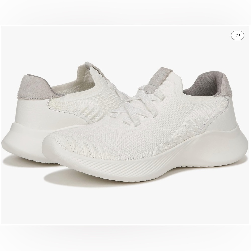 NIB Naturalizer Women's Emerge Slip-On Sneakers Soft White | Size 11M